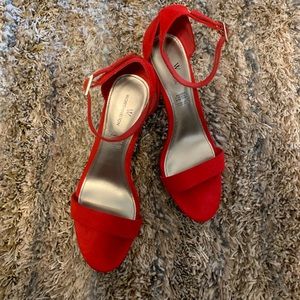 Cute heels with a strap around the ankle